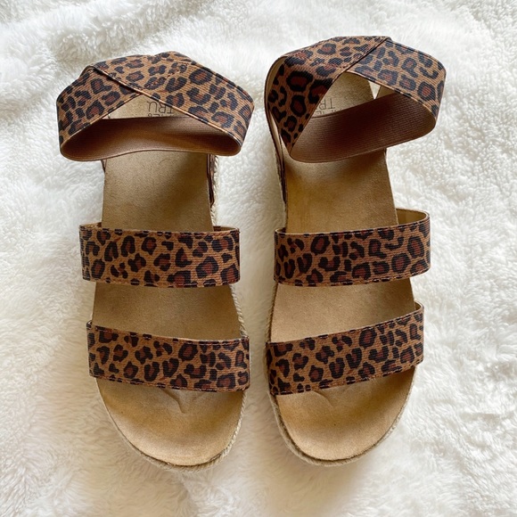 Leopard Print Espadrille Platform Sandals NWT - Picture 2 of 8